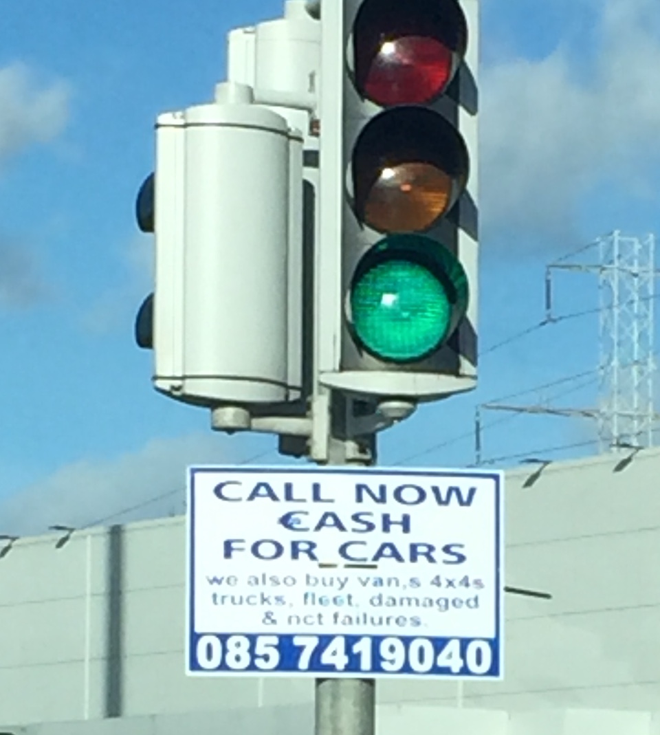 Commas IMG_4052 960px